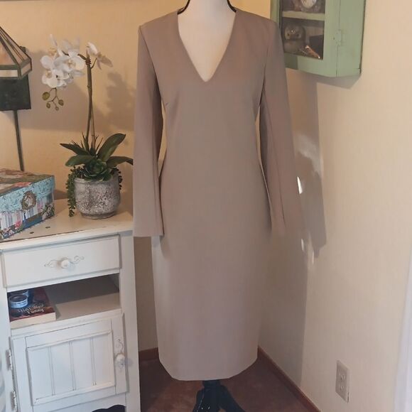 NWT Anna Verdi Dress With Lace Back